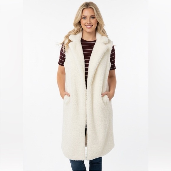 Forever 21 medium ivory fuzzy teddy bear sleeveless duster jacket - Picture 1 of 9